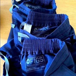 Gently Worn Figs Yola Skinny Scrub Bottoms in Navy - XXS